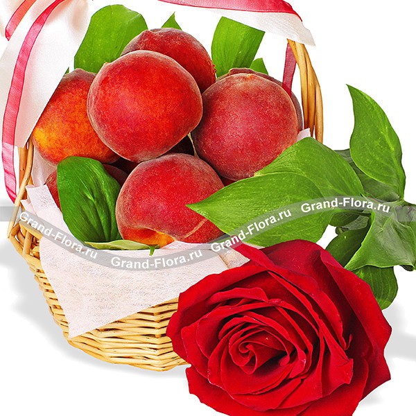 Наслаждение для любимых - корзина с розами и персиками